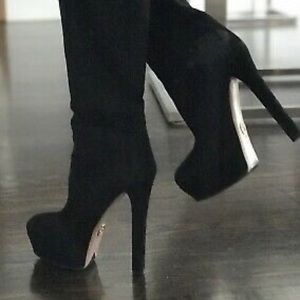 NIB Micro suede platform boots